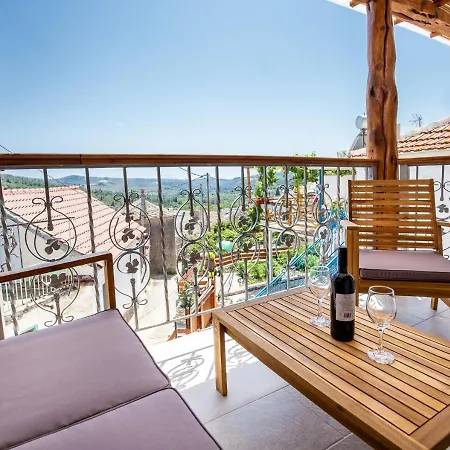 Theros Easy Living 아파트