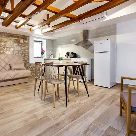 Theros Easy Living 아파트