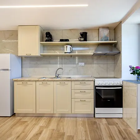 아파트 Theros Easy Living *