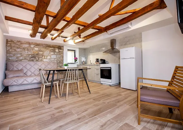 Daire Theros Easy Living *