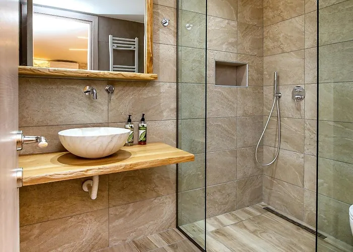 Daire Theros Easy Living