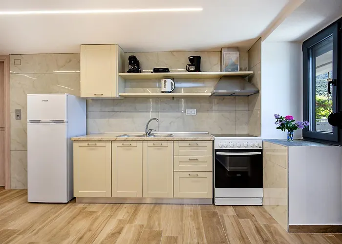 Daire Theros Easy Living *